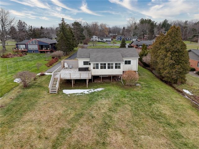 433 Ontario Dr, Ontario, NY 14519