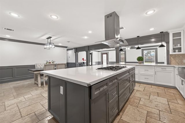10054 Cedardale Drive, Houston, TX 77055