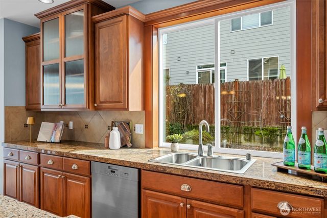 8835 NE 148th Place, Kenmore, WA 98028