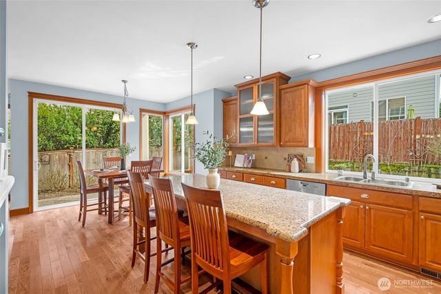 8835 NE 148th Place, Kenmore, WA 98028