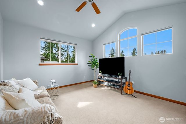 8835 NE 148th Place, Kenmore, WA 98028