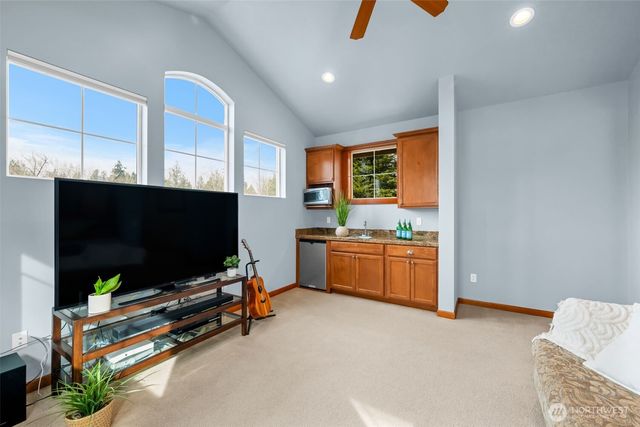 8835 NE 148th Place, Kenmore, WA 98028