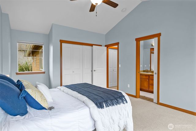 8835 NE 148th Place, Kenmore, WA 98028