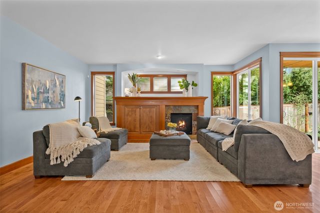 8835 NE 148th Place, Kenmore, WA 98028