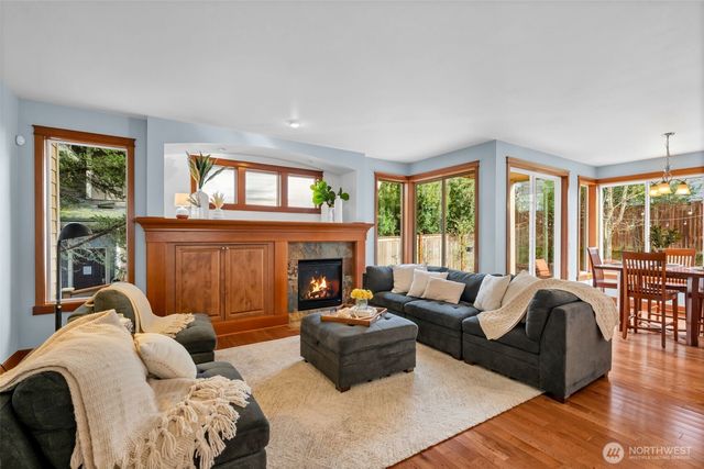 8835 NE 148th Place, Kenmore, WA 98028