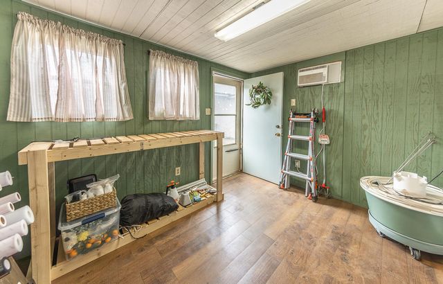 1210 S Cedar Street, Brownfield, TX 79316