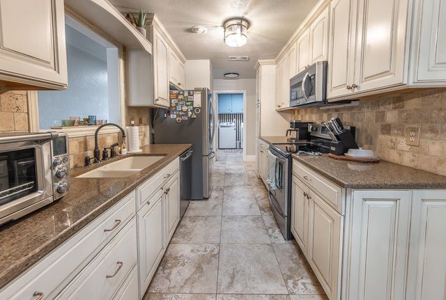 1210 S Cedar Street, Brownfield, TX 79316