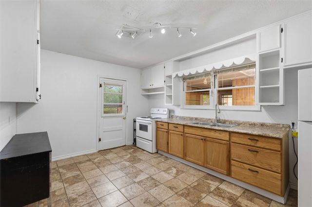 2400 Belmeade Avenue, Brownwood, TX 76801