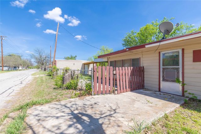 2400 Belmeade Avenue, Brownwood, TX 76801