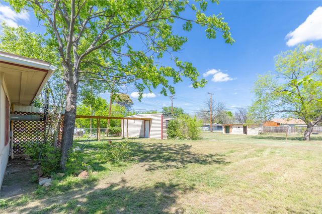 2400 Belmeade Avenue, Brownwood, TX 76801
