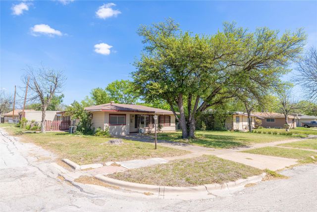 2400 Belmeade Avenue, Brownwood, TX 76801