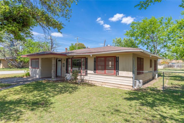 2400 Belmeade Avenue, Brownwood, TX 76801