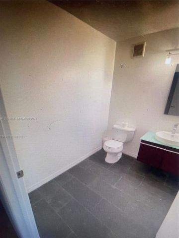 3705 NW 115th Ave 4, Doral, FL 33178