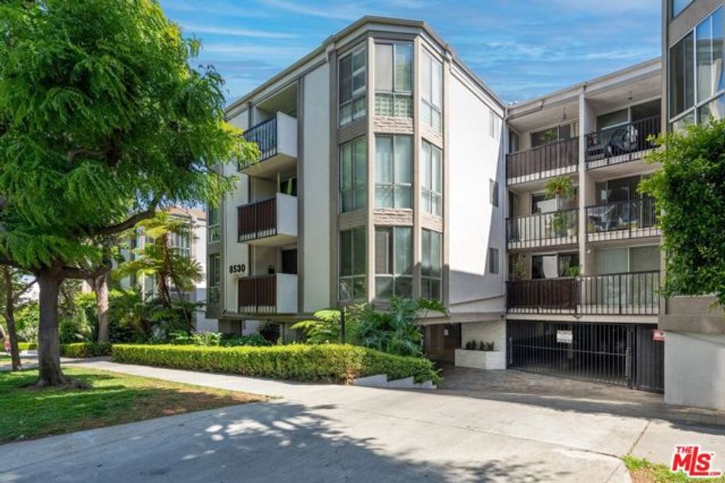 8530 HOLLOWAY Drive 311, West Hollywood, CA 90069
