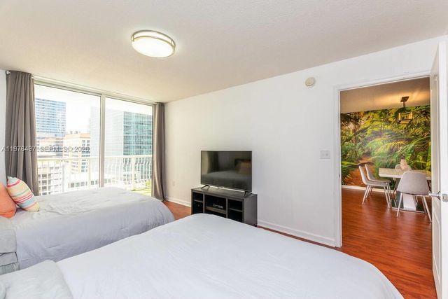 1200 Brickell Bay Dr 1621, Miami, FL 33131