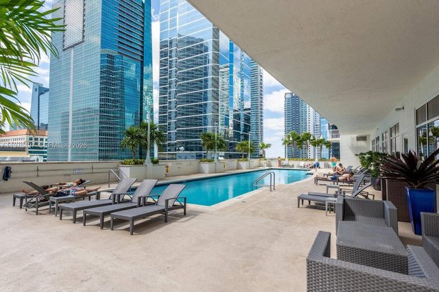 1200 Brickell Bay Dr 1621, Miami, FL 33131