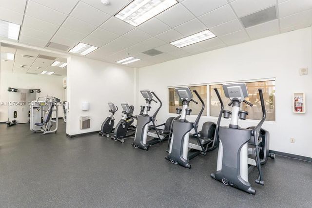 1200 Brickell Bay Dr 1621, Miami, FL 33131