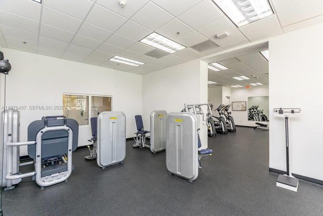 1200 Brickell Bay Dr 1621, Miami, FL 33131