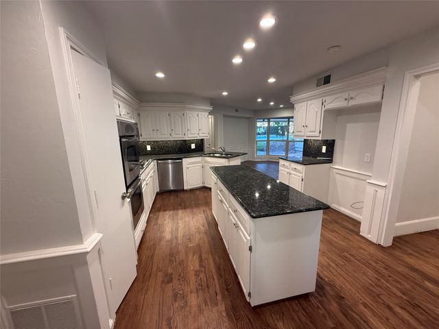 6911 Gateridge Drive, Dallas, TX 75254