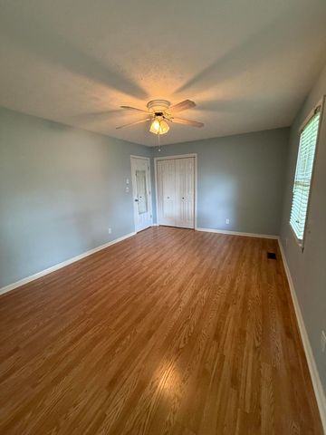 230 South Loop Drive, Stanford, KY 40484