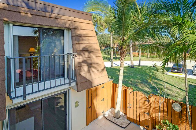 3071 30th Court, Jupiter, FL 33477