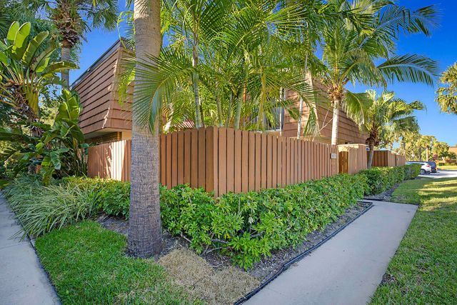 3071 30th Court, Jupiter, FL 33477