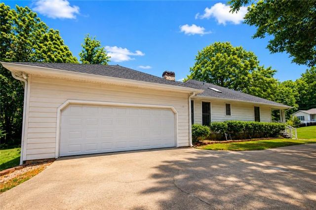 311 White Oak Drive, Newnan, GA 30263