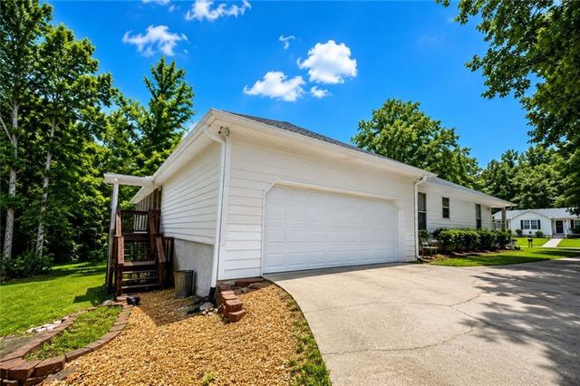 311 White Oak Drive, Newnan, GA 30263