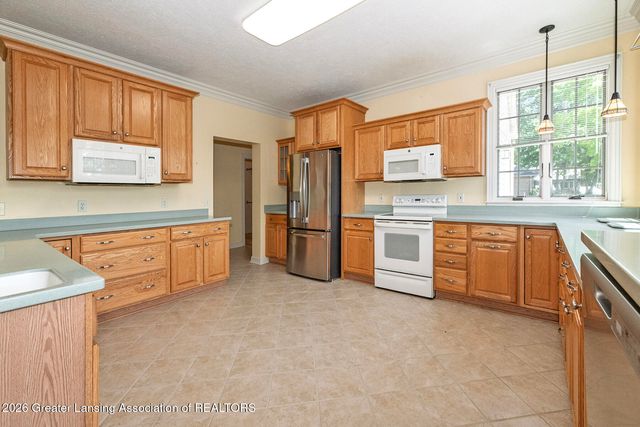 16677 Peacock Road, Haslett, MI 48840