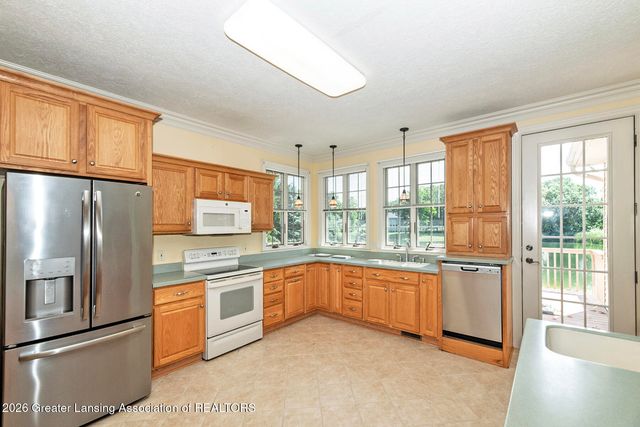 16677 Peacock Road, Haslett, MI 48840