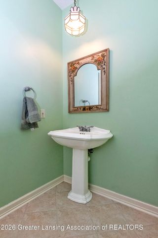 16677 Peacock Road, Haslett, MI 48840