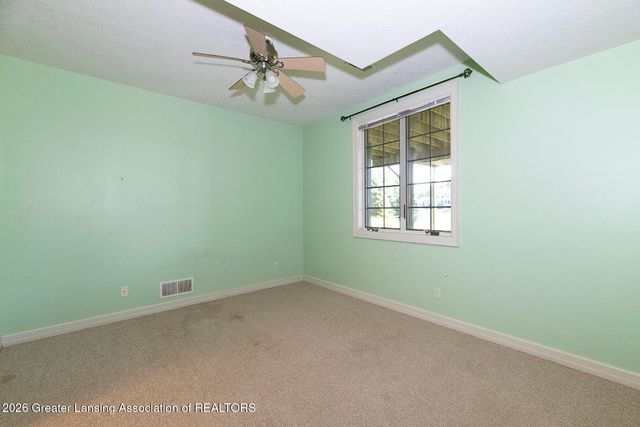 16677 Peacock Road, Haslett, MI 48840