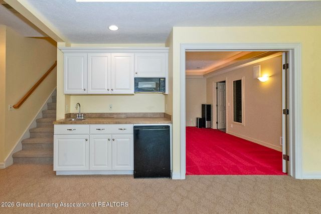 16677 Peacock Road, Haslett, MI 48840
