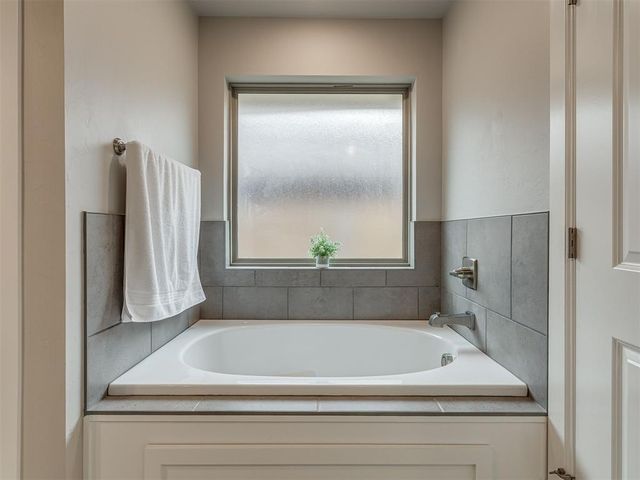 713 Red River Drive, Yukon, OK 73099