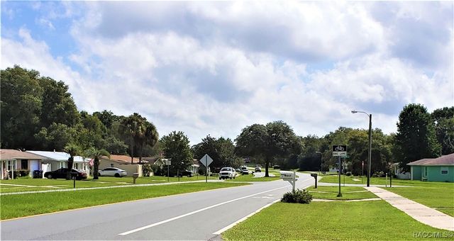 7954 N Golfview Drive, Citrus Springs, FL 34434