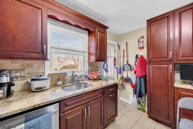 321 Sherwood Rd, Union Twp., NJ 07083