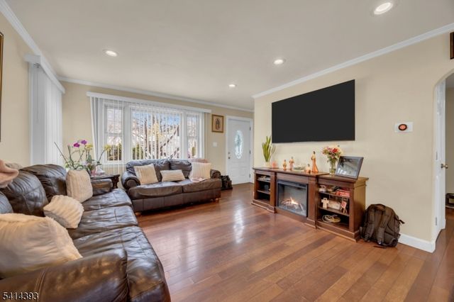 321 Sherwood Rd, Union Twp., NJ 07083