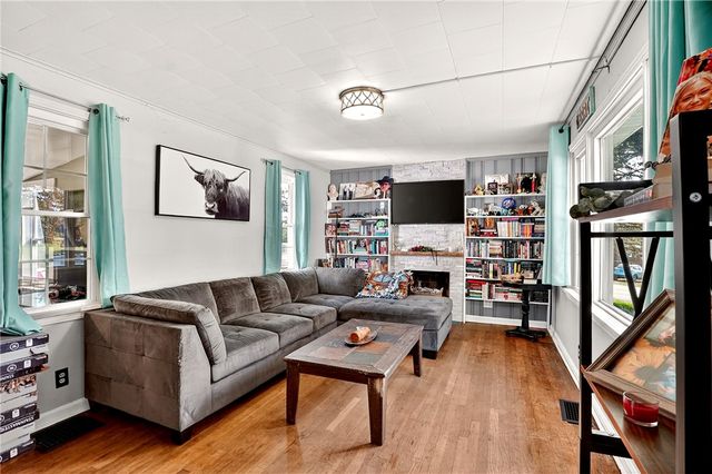 594 Whitestown Rd, Twp Of But Sw, PA 16001