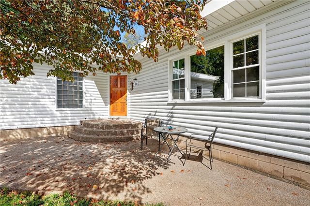 594 Whitestown Rd, Twp Of But Sw, PA 16001