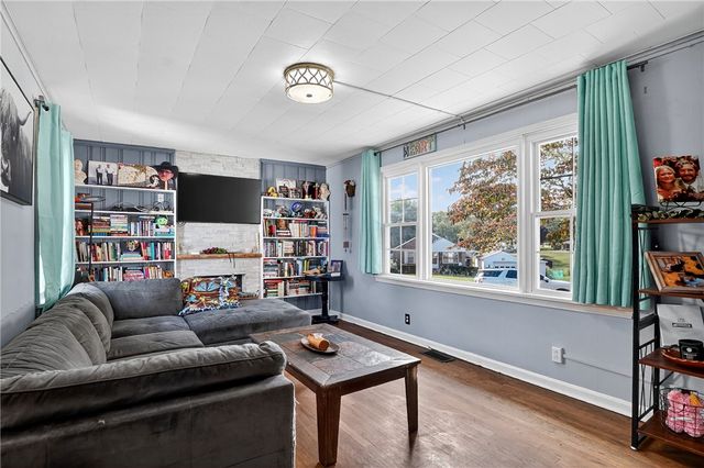 594 Whitestown Rd, Twp Of But Sw, PA 16001