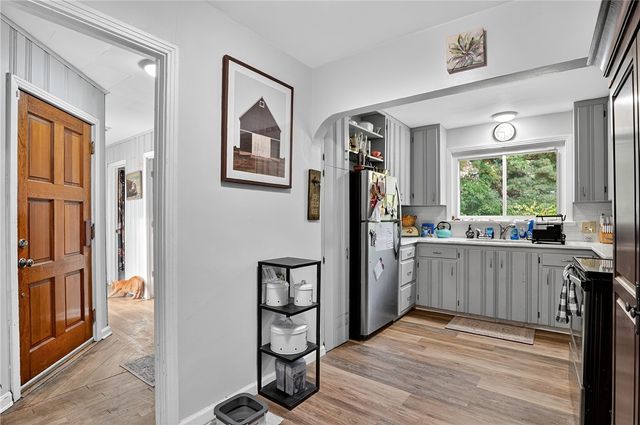 594 Whitestown Rd, Twp Of But Sw, PA 16001