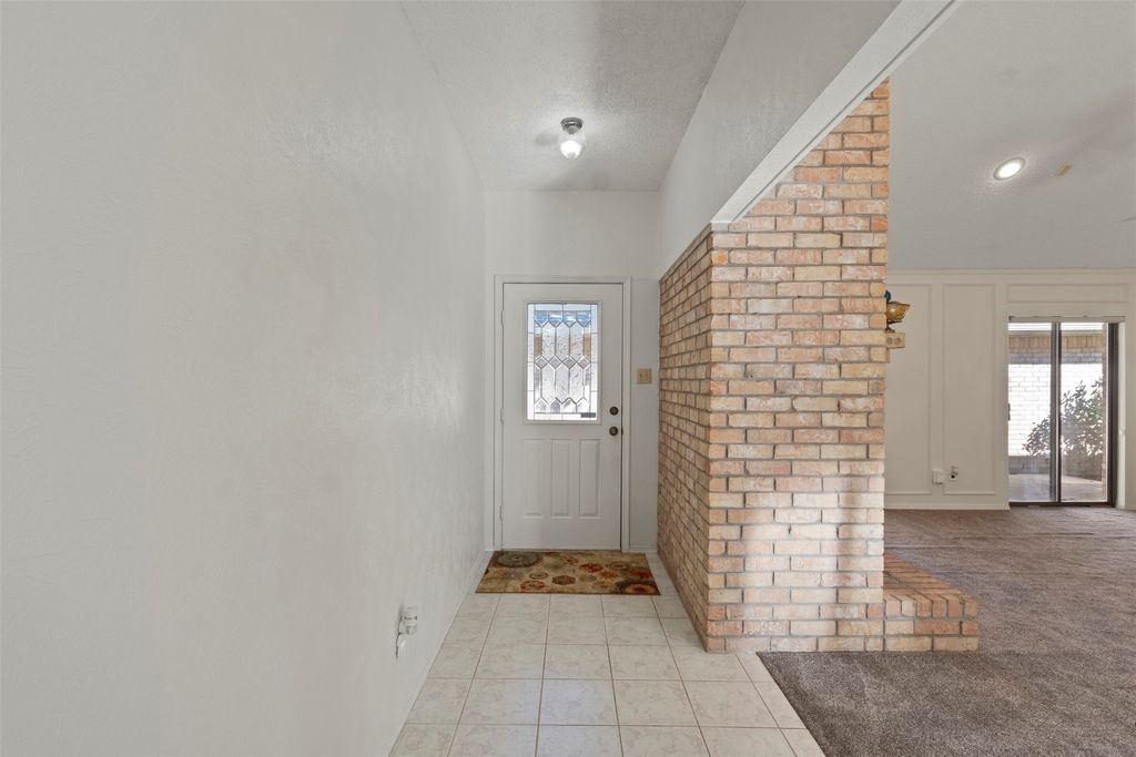 2108 Woodway Drive, Arlington, TX 76017 — photo 5