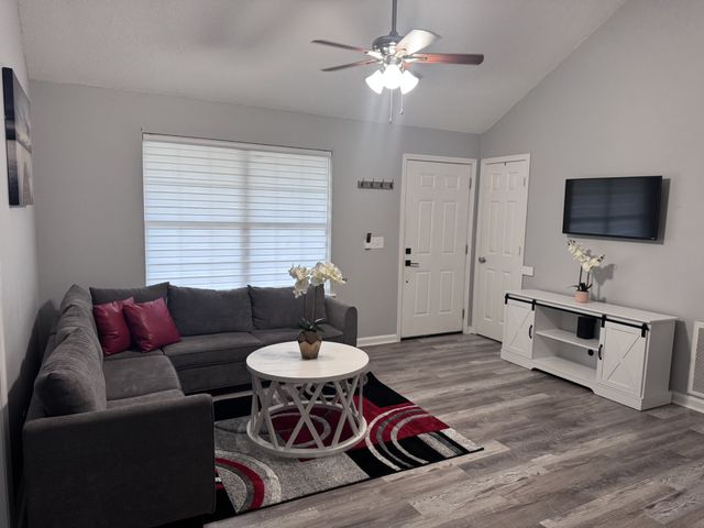 1003 Tyler Dr, Murfreesboro, TN 37130