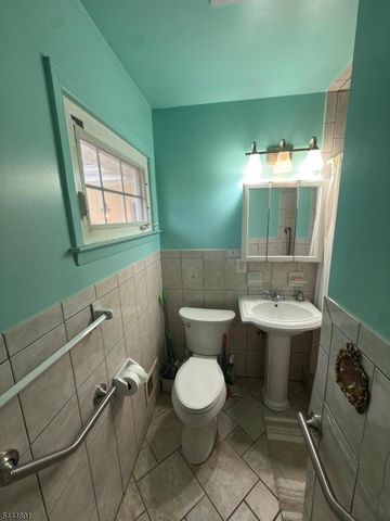 24 Beardslee Rd, Millstone Boro, NJ 08844