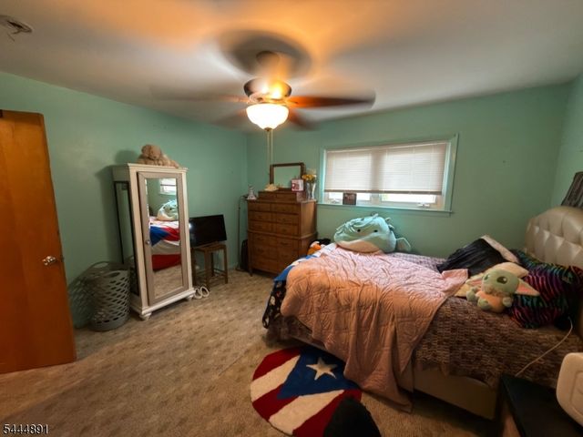 24 Beardslee Rd, Millstone Boro, NJ 08844