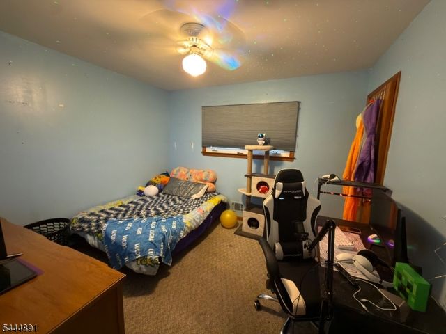24 Beardslee Rd, Millstone Boro, NJ 08844