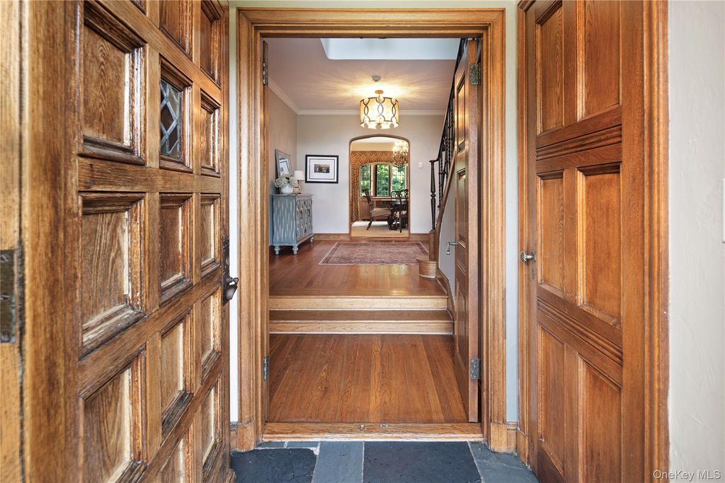 34 Hevelyne Road, Elmsford, NY 10523 — photo 4