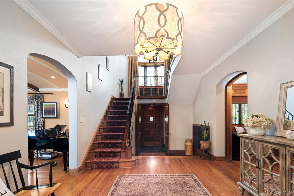34 Hevelyne Road, Elmsford, NY 10523 — photo 5