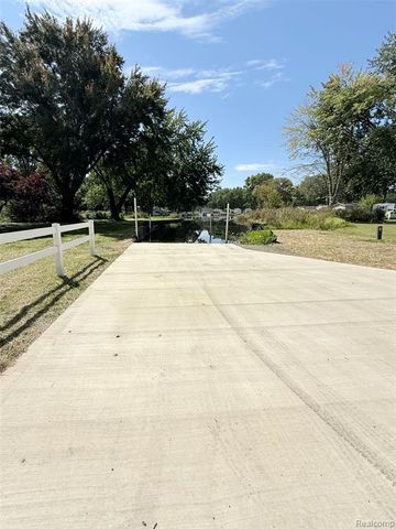 3026 Village Lane, Lot #63, Brooklyn, MI 49230