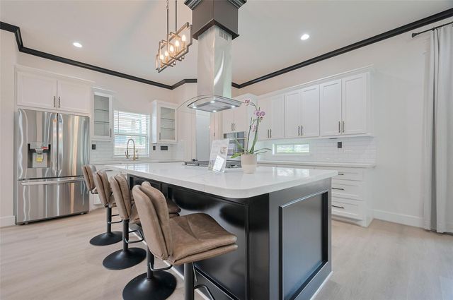 11706 Walden Road, Montgomery, TX 77356